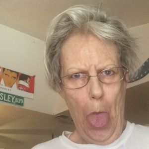 Meet your Posher, Connie